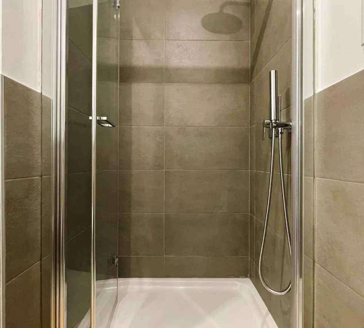 Elegante Appartamento In Tricolore Milan Apartment